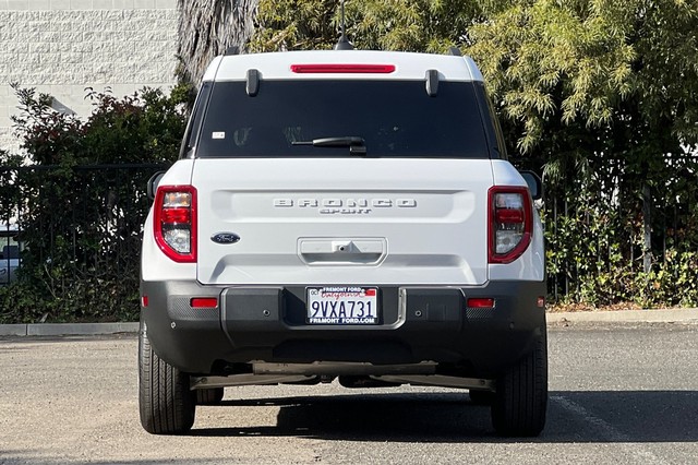 Ford Bronco Sport Vehicle Full-screen Gallery Image 04