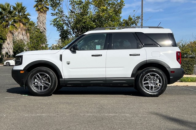 Ford Bronco Sport Vehicle Full-screen Gallery Image 06