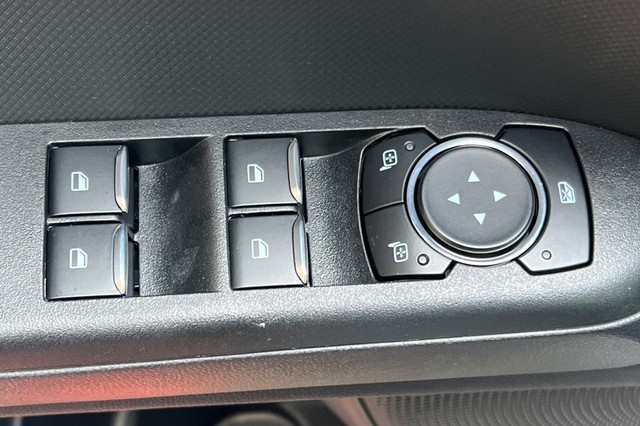 Ford Bronco Sport Vehicle Full-screen Gallery Image 11