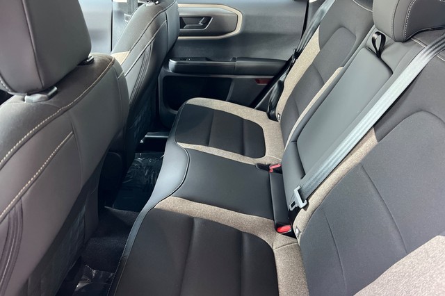 Ford Bronco Sport Vehicle Full-screen Gallery Image 13