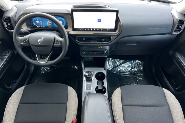 Ford Bronco Sport Vehicle Full-screen Gallery Image 14