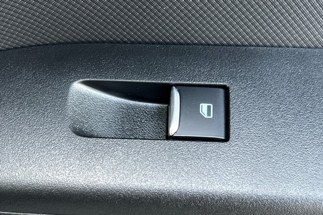 Ford Bronco Sport Vehicle Full-screen Gallery Image 21