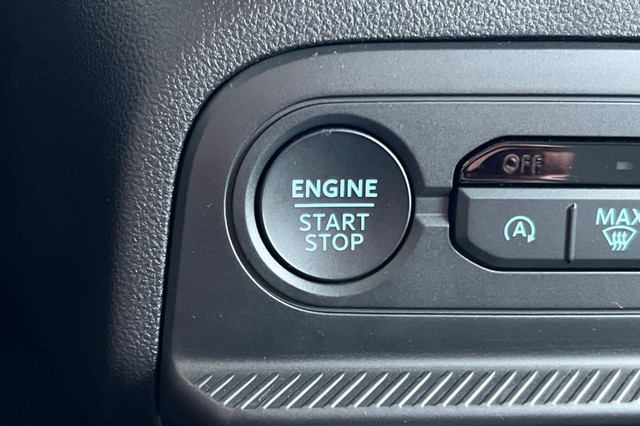 Ford Bronco Sport Vehicle Full-screen Gallery Image 33