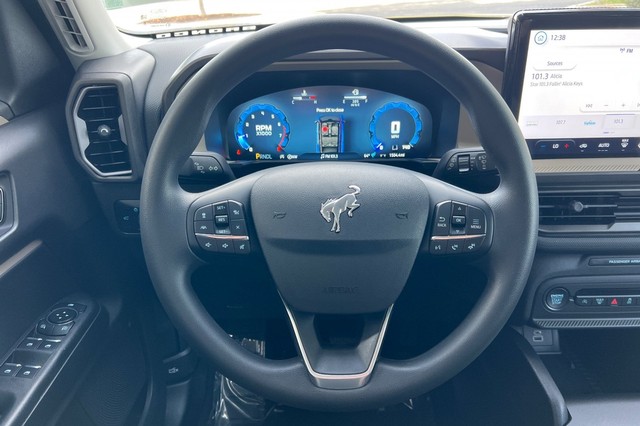 Ford Bronco Sport Vehicle Full-screen Gallery Image 34