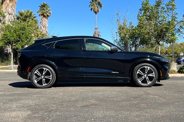 Ford Mustang Mach-E Vehicle Full-screen Gallery Image 02