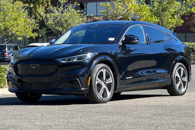 Ford Mustang Mach-E Vehicle Full-screen Gallery Image 08