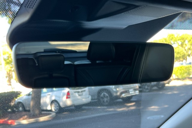 Ford Mustang Mach-E Vehicle Full-screen Gallery Image 24