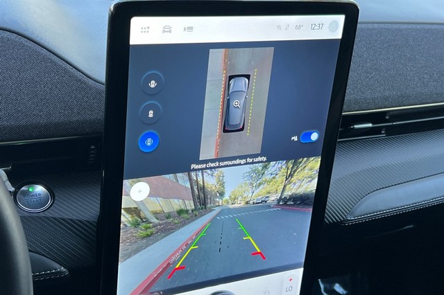 Ford Mustang Mach-E Vehicle Full-screen Gallery Image 26