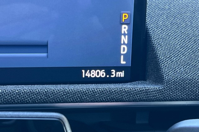 Ford Mustang Mach-E Vehicle Full-screen Gallery Image 39