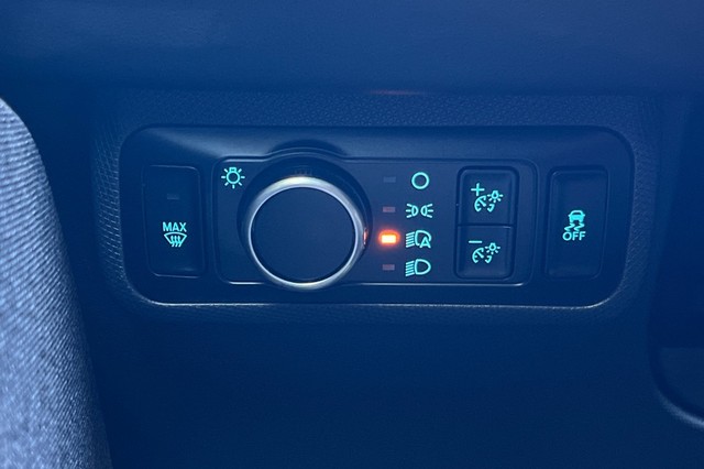 Ford Mustang Mach-E Vehicle Full-screen Gallery Image 40