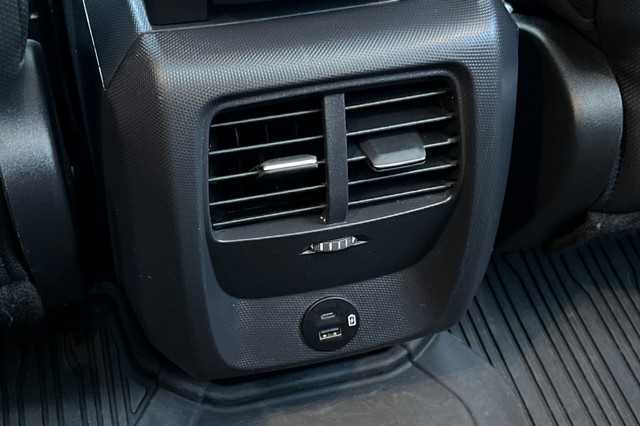 Ford Mustang Mach-E Vehicle Full-screen Gallery Image 41