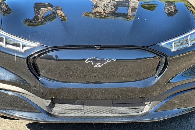 Ford Mustang Mach-E Vehicle Full-screen Gallery Image 47