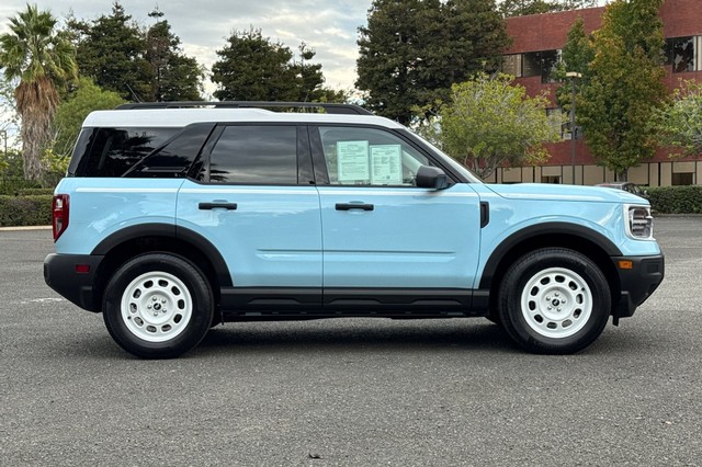 Ford Bronco Sport Vehicle Full-screen Gallery Image 02