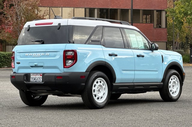 Ford Bronco Sport Vehicle Full-screen Gallery Image 03