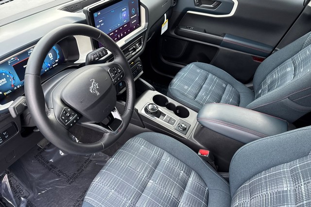 Ford Bronco Sport Vehicle Full-screen Gallery Image 09