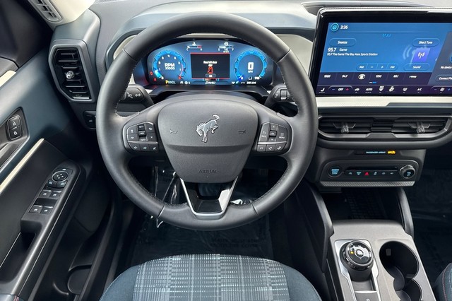 Ford Bronco Sport Vehicle Full-screen Gallery Image 15