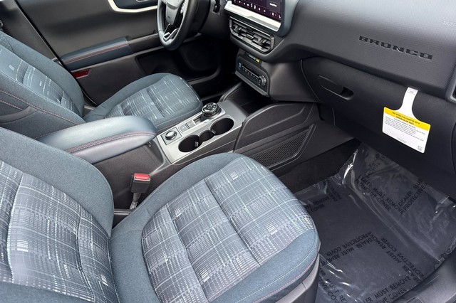 Ford Bronco Sport Vehicle Full-screen Gallery Image 18