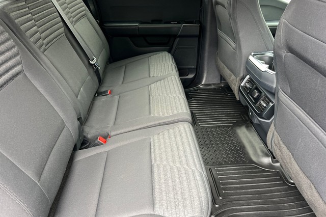 Ford F-150 Vehicle Full-screen Gallery Image 17