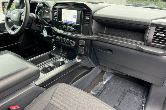 Ford F-150 Vehicle Full-screen Gallery Image 18