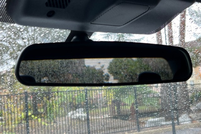 Ford F-150 Vehicle Full-screen Gallery Image 23