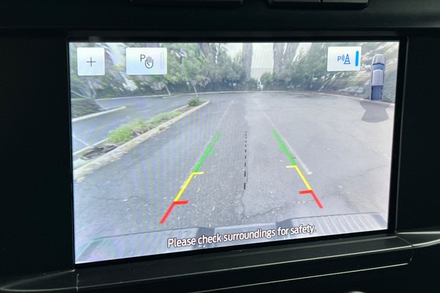 Ford F-150 Vehicle Full-screen Gallery Image 25