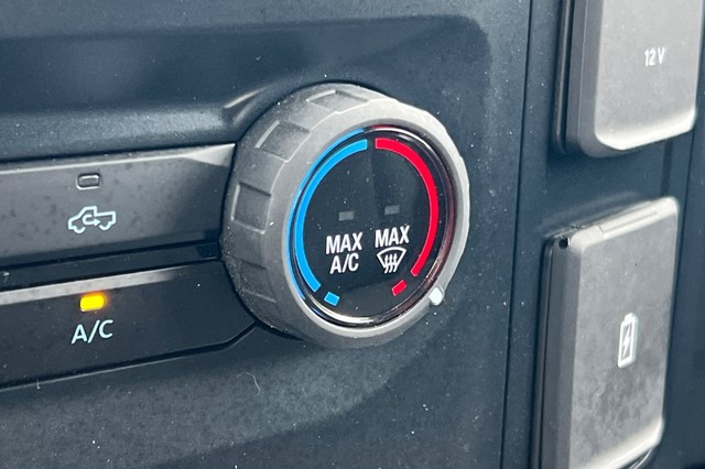 Ford F-150 Vehicle Full-screen Gallery Image 28