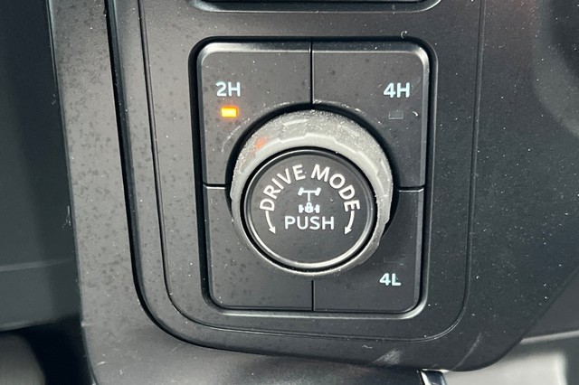 Ford F-150 Vehicle Full-screen Gallery Image 30