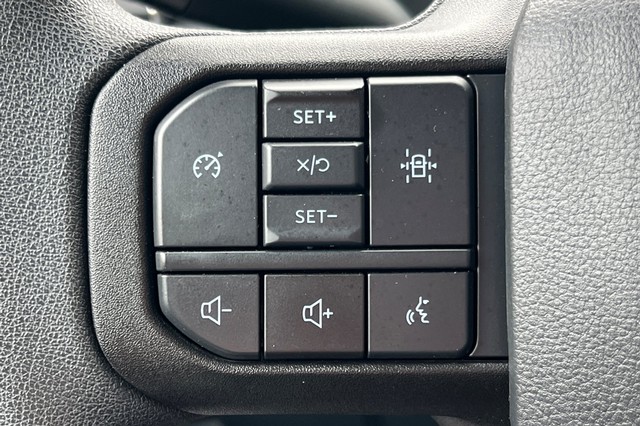 Ford F-150 Vehicle Full-screen Gallery Image 34