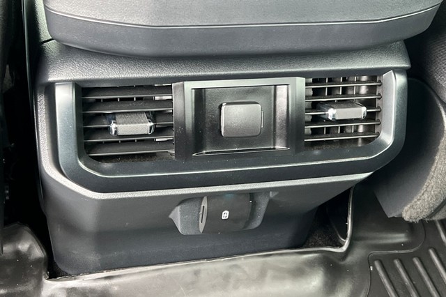 Ford F-150 Vehicle Full-screen Gallery Image 40