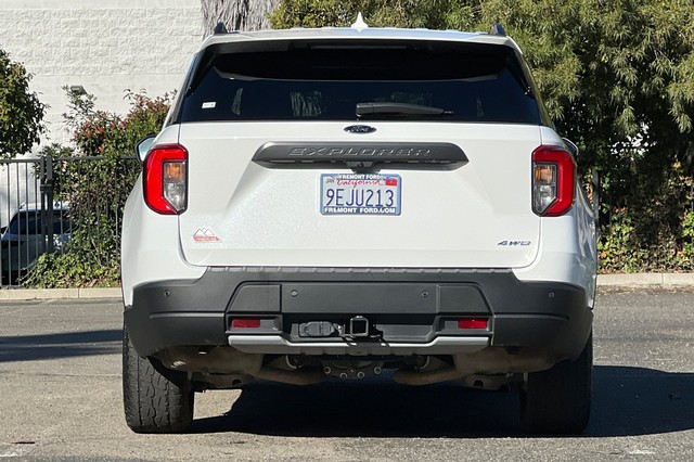 Ford Explorer Vehicle Full-screen Gallery Image 04