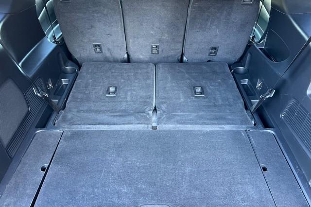 Ford Explorer Vehicle Full-screen Gallery Image 17