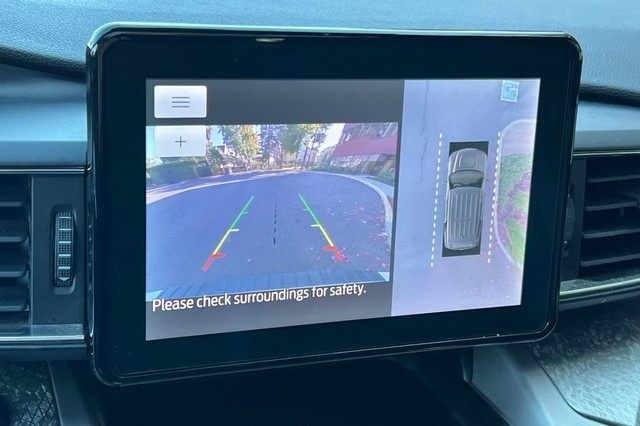 Ford Explorer Vehicle Full-screen Gallery Image 27