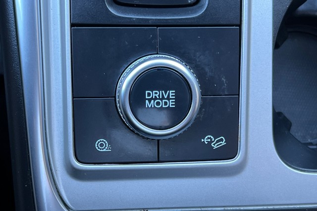 Ford Explorer Vehicle Full-screen Gallery Image 32