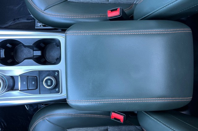 Ford Explorer Vehicle Full-screen Gallery Image 33