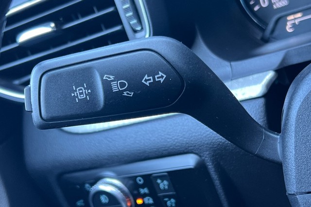 Ford Explorer Vehicle Full-screen Gallery Image 38