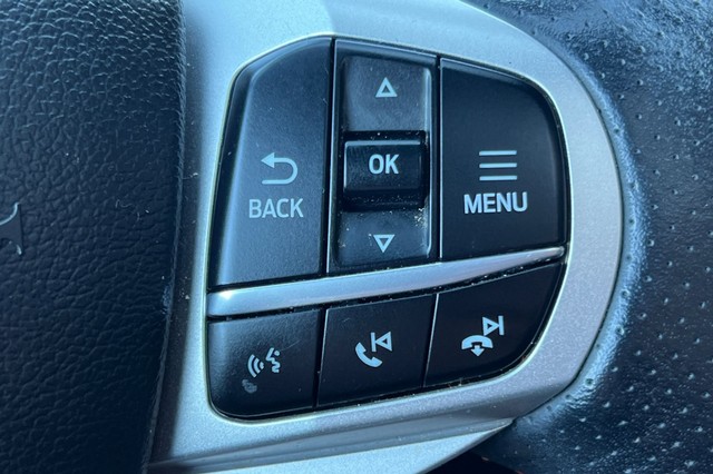 Ford Explorer Vehicle Full-screen Gallery Image 39