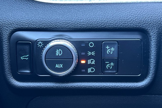 Ford Explorer Vehicle Full-screen Gallery Image 43