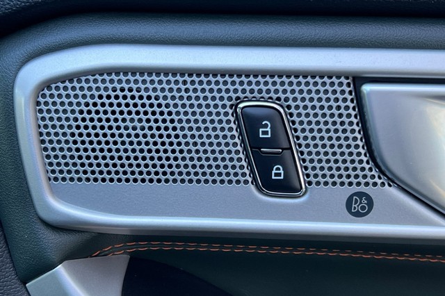 Ford Explorer Vehicle Full-screen Gallery Image 44