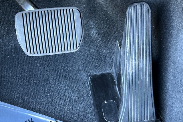 Ford Explorer Vehicle Full-screen Gallery Image 46