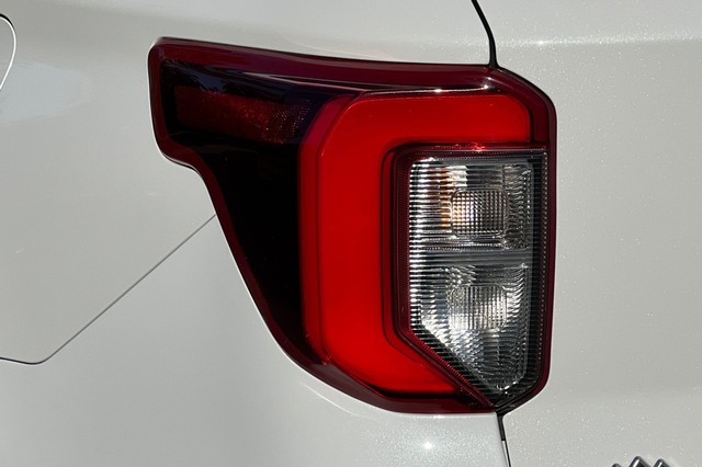 Ford Explorer Vehicle Full-screen Gallery Image 50