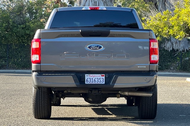 Ford F-150 Vehicle Full-screen Gallery Image 04