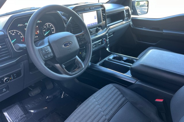 Ford F-150 Vehicle Full-screen Gallery Image 10