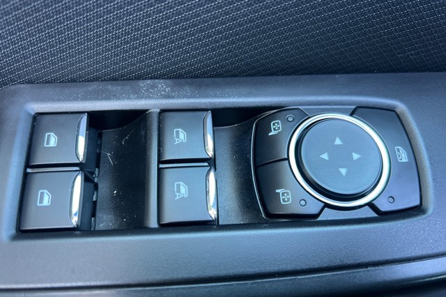 Ford F-150 Vehicle Full-screen Gallery Image 11