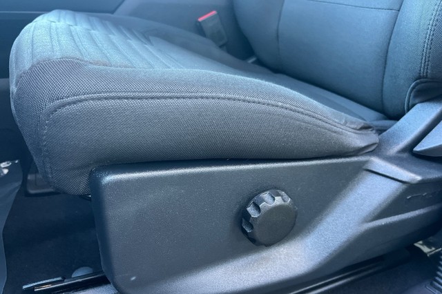 Ford F-150 Vehicle Full-screen Gallery Image 13