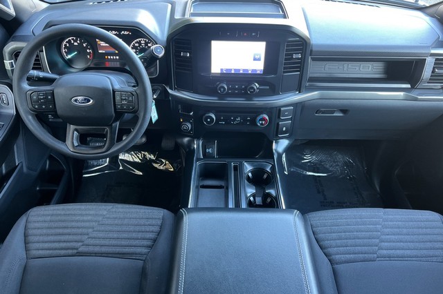 Ford F-150 Vehicle Full-screen Gallery Image 15