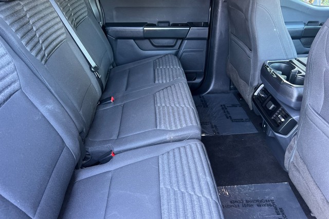 Ford F-150 Vehicle Full-screen Gallery Image 17