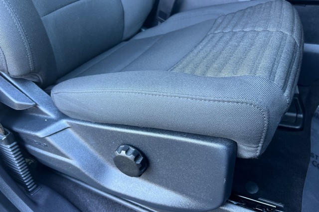 Ford F-150 Vehicle Full-screen Gallery Image 22