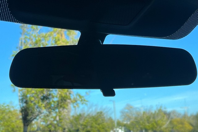 Ford F-150 Vehicle Full-screen Gallery Image 23