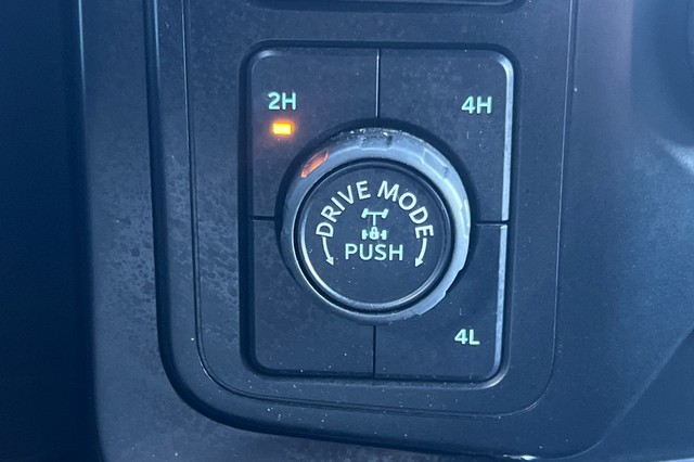 Ford F-150 Vehicle Full-screen Gallery Image 30