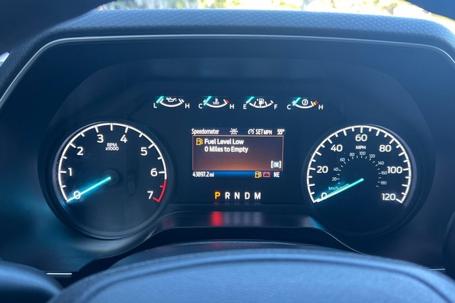 Ford F-150 Vehicle Full-screen Gallery Image 37